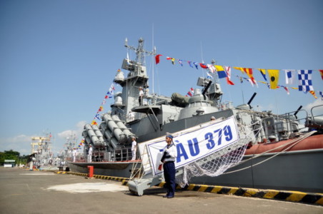 Vietnam Navy HQ379